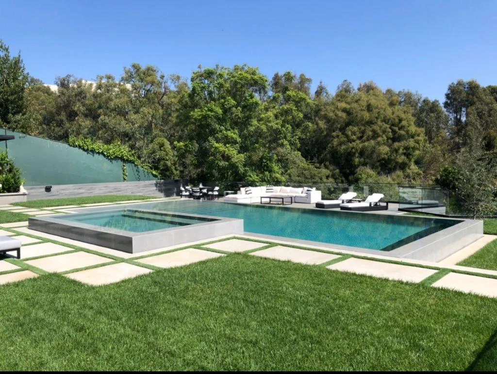 Pool Builders in Silver Lake